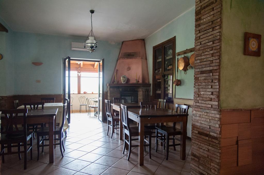 Agriturismo La Solagna Villa Montebello di Bertona Bagian luar foto
