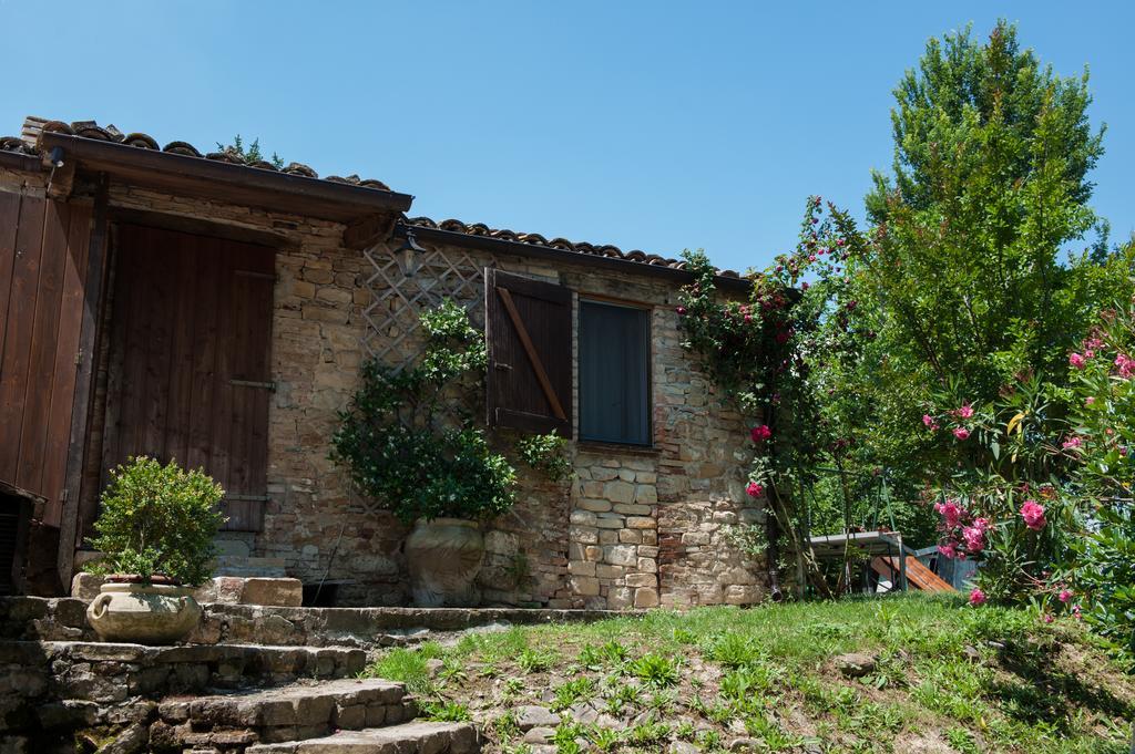 Agriturismo La Solagna Villa Montebello di Bertona Bagian luar foto